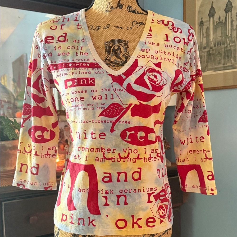 Glima Y2K Colorful Text Collage Floral Print Graphic V-Neck Women's Top NWOT